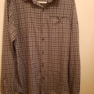 Kathmandu Mens Button Up Shirt Size Medium - Picture 1 of 4