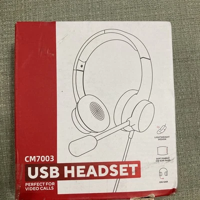 Wired Headphones with Mic USB Headset with Microphone for PC (White) - Image 1 of 4