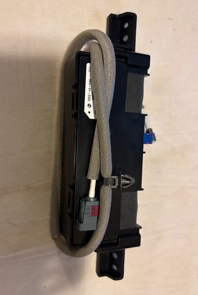 Antena sistema navegación GPS Hyundai Tucson 2022-2024 OEM NUEVA - (96240-N9000) Foto 1 de 1