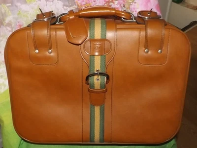 VINTAGE FAUX LEATHER RJW SUITCASE 22 X 15 INCHS - Image 1 of 3