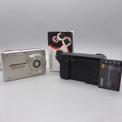 Casio Digital Camera Exilim EX-S100 3.2MP Silver Tested - Image 1 of 4