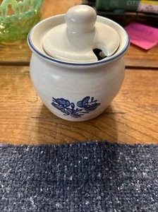 Pfaltzgraff YORKTOWNE 3 3/8ths inch Jam / Jelly Pot Jar w/ Lid in Ex Condition - Picture 1 of 6