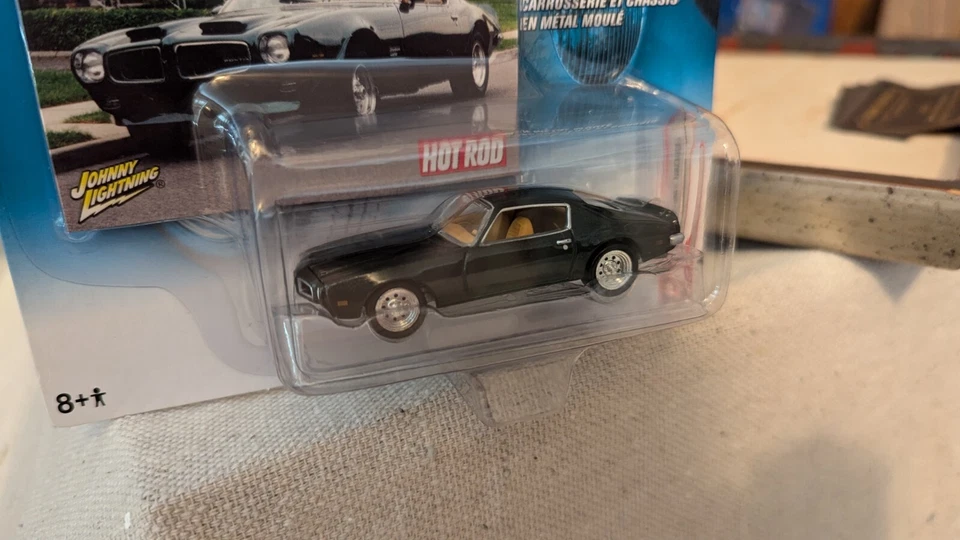 Johnny Lightning - Pontiac Firebird 1970 de su serie Hot Rod Mag Foto 1 de 4