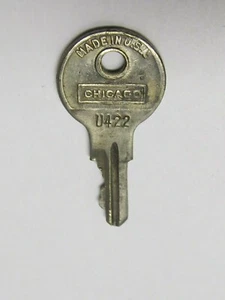 VINTAGE CHICAGO KEY #  U422 MADE IN USA - Picture 1 of 3