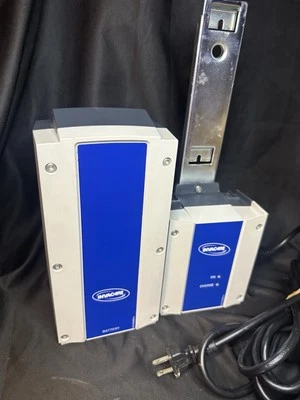 Kit Cargador Batería Invacare Reliant 1079815. 1 batería 1 cargador. Probado Foto 1 de 4