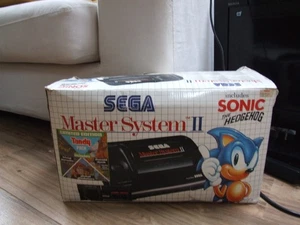 E168-19.8.9.25 SEGA MASTER SYSTEM - KONSOLE INKL. SONIC + TANDY BOX - Bild 1 von 12