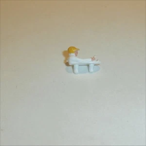 Dinky Toys 240 Cooper Racing Car Driver Figure Yellow Helmet - Picture 1 of 4