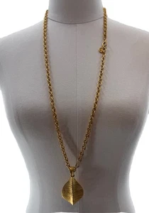 Givenchy goldfarbene Halskette Statement Stück Designer Mob Wife elegant Glam Chic - Bild 1 von 11