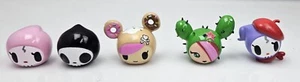 Figura de anime con cabeza de tapa de juguete cápsula Tokidoki de 2" con Donutella Ciao-Ciao Adiós - Imagen 1 de 15