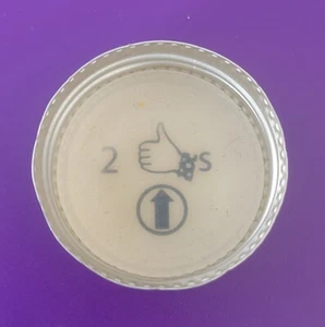 "Two Thumbs Up" Mickey's Twist Off Big Mouth Malt Liquor Beer Bottle Cap - Picture 1 of 2