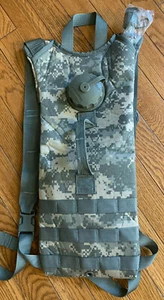 US Army Camoflaudge Hydration Hiking Water Carrier - Picture 1 of 4