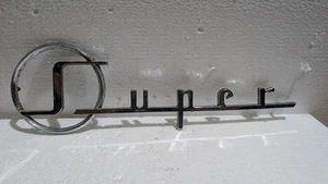 1955-56 Buick Super Original Cuarto Panel Emblema Insignia Usado - Imagen 1 de 11