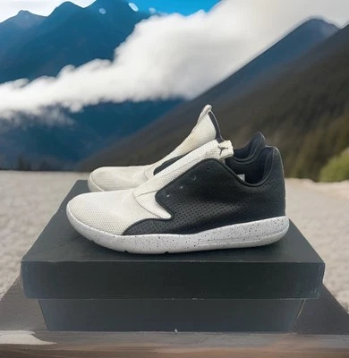 Jordan Eclipse BG Black/White Youth 23 724042-001 Size 4.5Y W/Box - Image 1 of 4