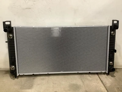 Radiator Fits 99-03 SIERRA 2500 PICKUP 347816 - Image 1 of 4
