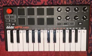 Akai MPK Mini 25-Tasten Keyboard Controller Percussion Sound PAD Musik Maker Prof