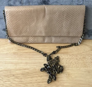 Astuccio Bags London grande pochette in pelle con catena a tracolla SPLENDIDA - Foto 1 di 11