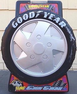 Goodyear rolling car case 78 auto mancanti pista foglio hotwheels - Foto 1 di 12