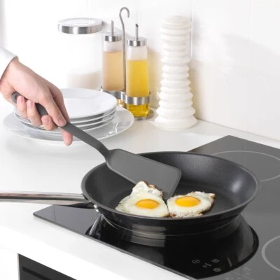 The Thin Spatula: The Ultimate Kitchen Tool for Effortless Cooking - Image 1 of 4