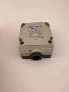 Telemecanique XSDA400519 Rectangular Proximity Sensor 24-240VAC,2 Wire - Picture 1 of 3