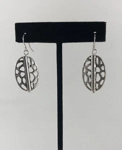Premier Designs Jewelry - "Del Monte" Earrings Silver Plated - Oval Design - Picture 1 of 3