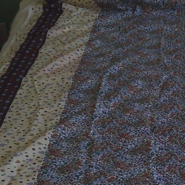 Vintage Gallery Decorator Fabric Tight FLORAL with Border Acetate 60"W x 3 Yds - Image 1 of 4