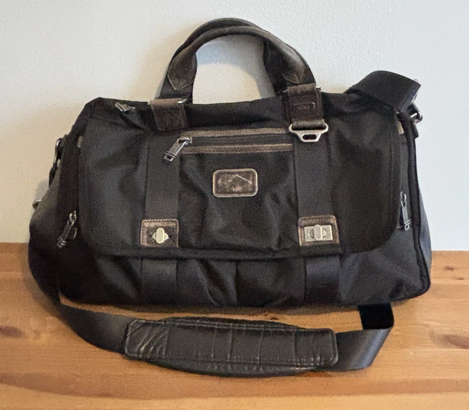 Maletín con solapa Tumi Alpha Bravo Pinckney bolsa de transporte para computadora portátil negro Foto 1 de 4