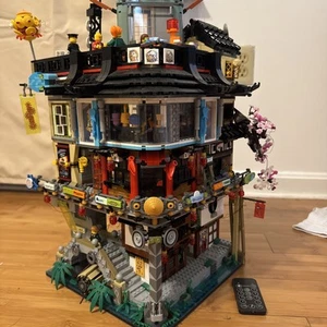 NINJAGO 70620 NINJAGO City ****99%complete With LIGHT KIT***** - Picture 1 of 17