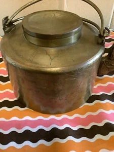 Gorgeous Vintage Footed Engraved ~  Etched Brass Teapot Made in India . - Picture 1 of 5
