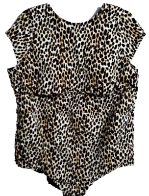 Traje de baño Torrid talla grande 5XL estampado de guepardo una pieza forrado sujetador incorporado Foto 1 de 4