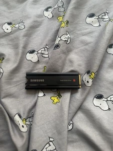 Samsung 980 PRO 2TB NVMe Internal SSD with Heatsink - Black (MZ-V8P2T0CW) - Photo 1/3