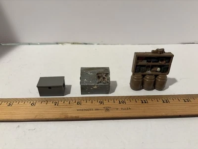 O scale 3 pieces of furniture for various locations - Image 1 of 4