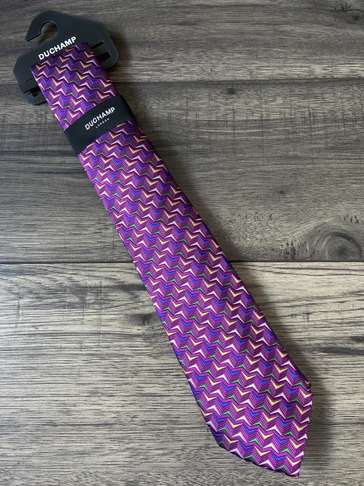 Corbata De Seda Bordada Con Zigzag DUCHAMP BNWT - Imagen 1 de 4