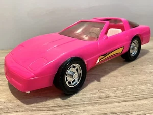 Vintage 1980er Kunststoff rosa 17" Chevrolet Corvette Artikel 798 Gay Toys hergestellt in den USA - Bild 1 von 10
