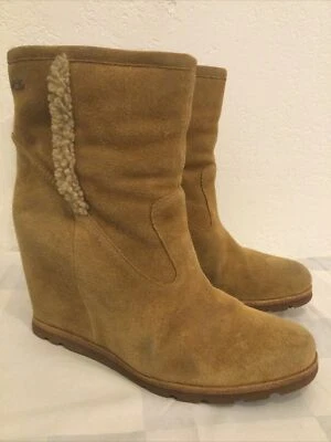 Bota UGG RARA Genuina Piel de Oveja Cuña Camel 1008717 EE. UU. 11 UE 42 Foto 1 de 4