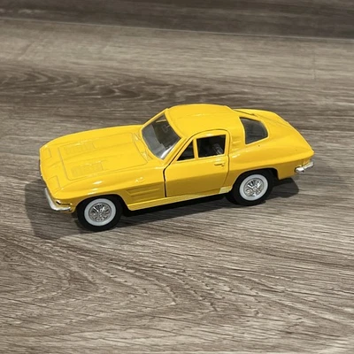 MAJORETTE YELLOW 1963 CORVETTE STING RAY 63 S:1:32 DIECAST - MODEL CAR - Image 1 of 4