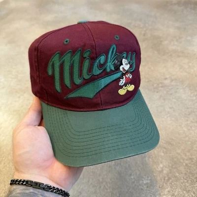 Gorra gorra vintage años 90 Mickey Mouse cola barrido Snapback bordada Walt Disney  Foto 1 de 4