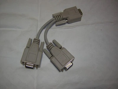J14 VGA Y-Kabel Adapter 1x2 Splitter, 1 Stecker auf 2 Buchsen, 30 cm für PC & TV - Bild 1 von 3
