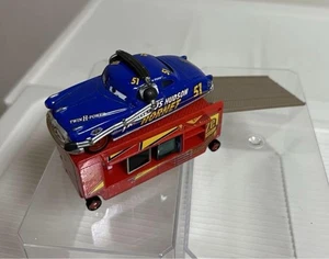 Coche miniatura Mattel Cars, Doc Hudson, con soporte - Imagen 1 de 14