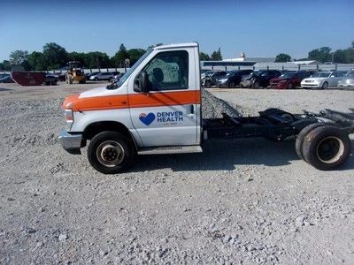 Radiator Fits 11-19 FORD E350 VAN 328715 - Image 1 of 4