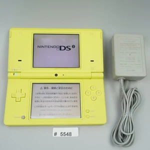 Consola Nintendo DSi versión japonesa Amarillo TWL-J001 (JPN) NTSC-J con cargador #5548 - Imagen 1 de 16
