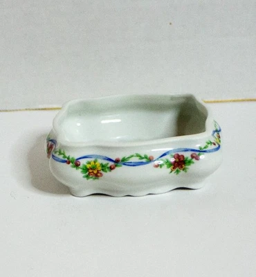 Маленькая безделушка квадратное блюдо чаша зубчатые края цветочный без крышки лимож DuBarry VG - Изображение 1 из 4