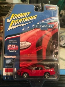 1/64 JOHNNY LIGHTNING MUSCLE CARS 2002 CHEVROLET CAMARO 427 RED MIJO EXCLUSIVES - Picture 1 of 2