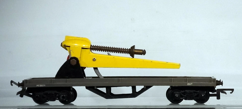 Triang OO Rocket Launcher Wagon Code 8363-15 - Image 1 of 3