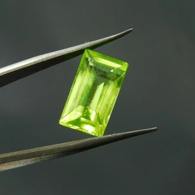 Piedra preciosa suelta natural de 8,70 quilates corte baguette peridoto verde manzana CERTIFICADO Foto 1 de 4