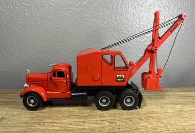 1/50 Spec Cast Schield Bantam Excavator on White WC Truck - Diecast - EX - Image 1 of 4