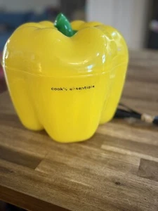 Cook’s Essentials Mini Yellow Pepper Slow Cooker 1.5 Quart - Picture 1 of 10