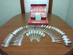 WM Rogers Victorian Rose Silber Teller Besteck Set 60-teilig 8 Gedecke Vintage - Bild 1 von 24
