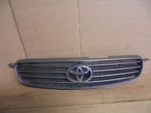 TOYOTA COROLLA 2001 PARRILLA PRINCIPAL - Imagen 1 de 4
