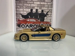 1:18 MAISTO 2003 CHEVY CORVETTE GOLDSTRAND EDITION - Picture 1 of 4