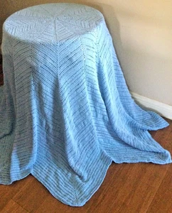 VTG Crocheted Handmade lace Large Round Blue Tablecloth Excellent Condition - Picture 1 of 7